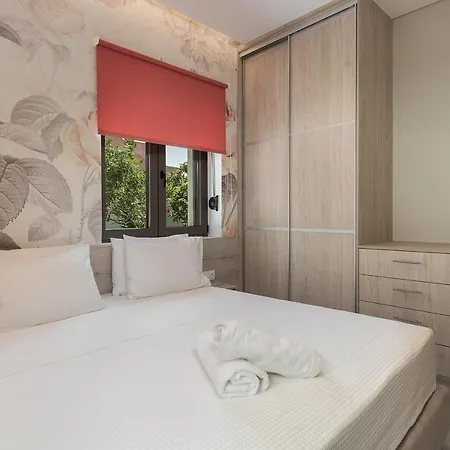 White In The Heart Of Chania Apartment