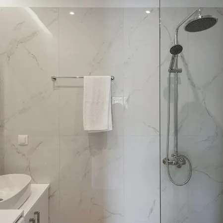White In The Heart Of Chania Apartment
