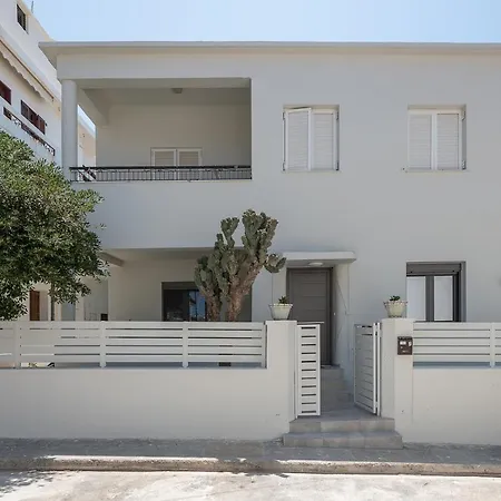 White In The Heart Of Chania Apartment *
