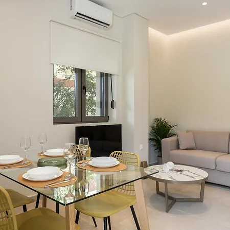 White In The Heart Of Chania Apartment